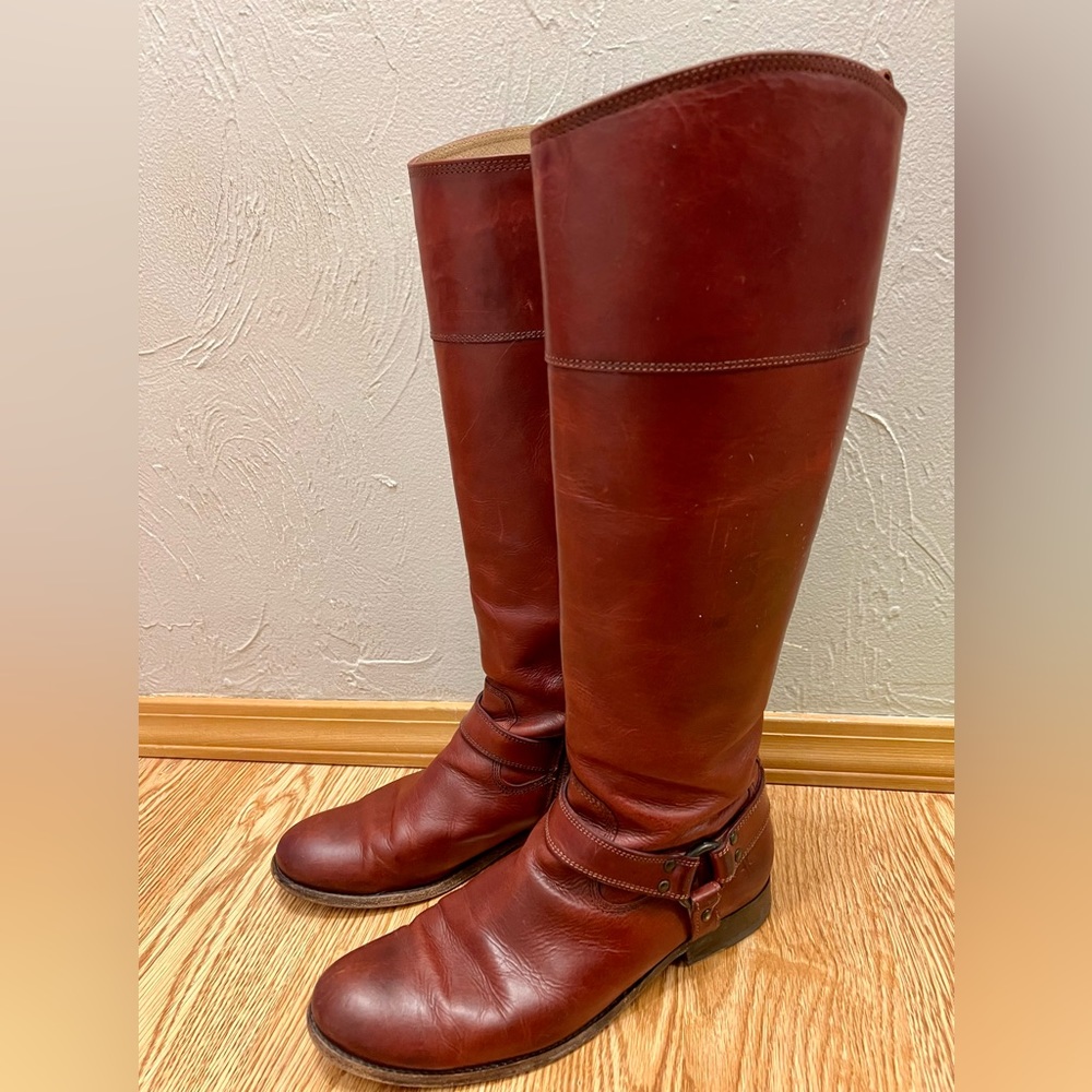 Frye Melissa Harness Boots in Size 11 color: Cognac